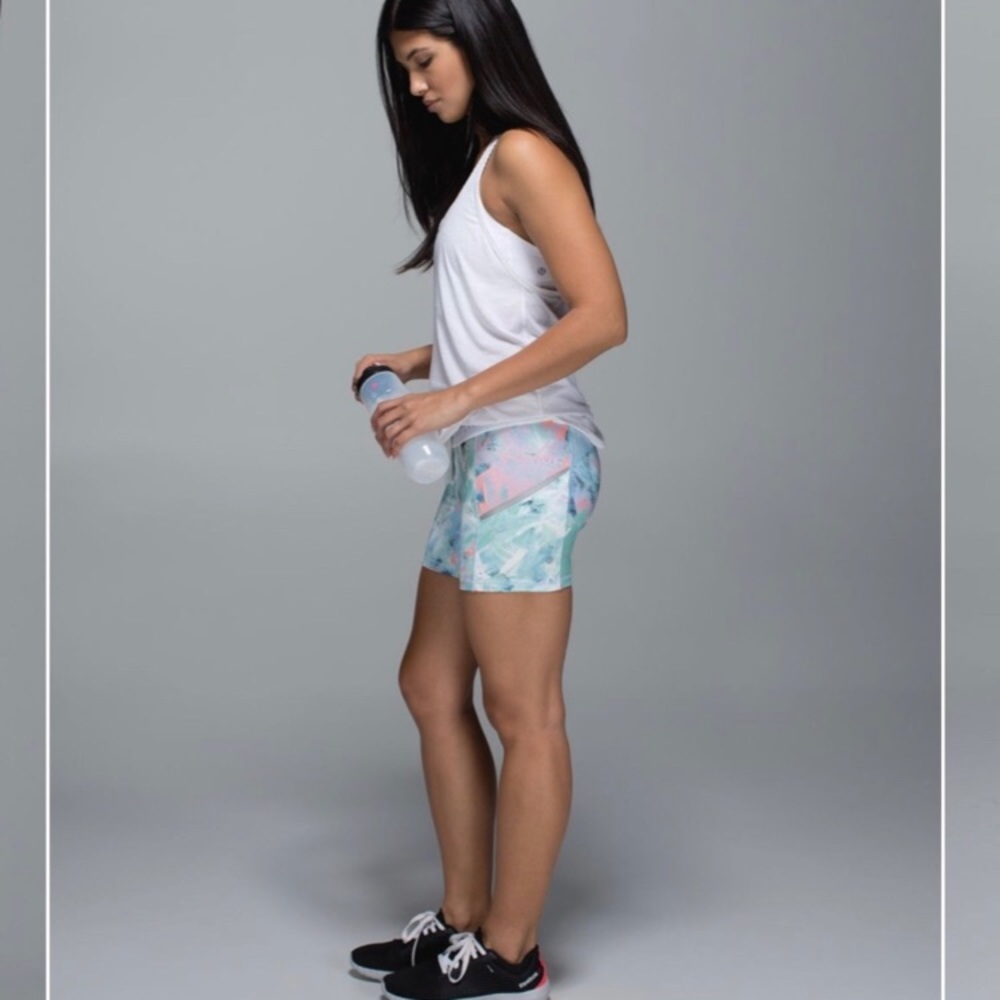 Lululemon What the Sport Short Blushed Illusion 4